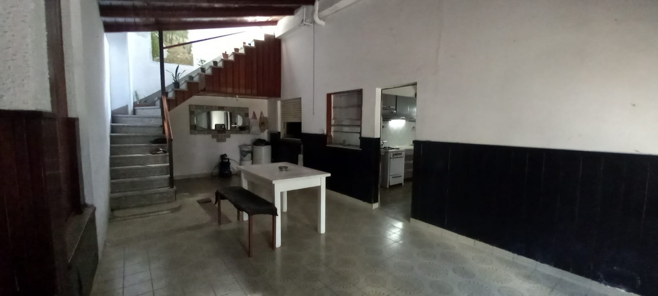 VENTA DE CASA EN ESQUINA CON TERRAZA, PATIO Y GARAJE + DTO 2 AM A TERMINAR