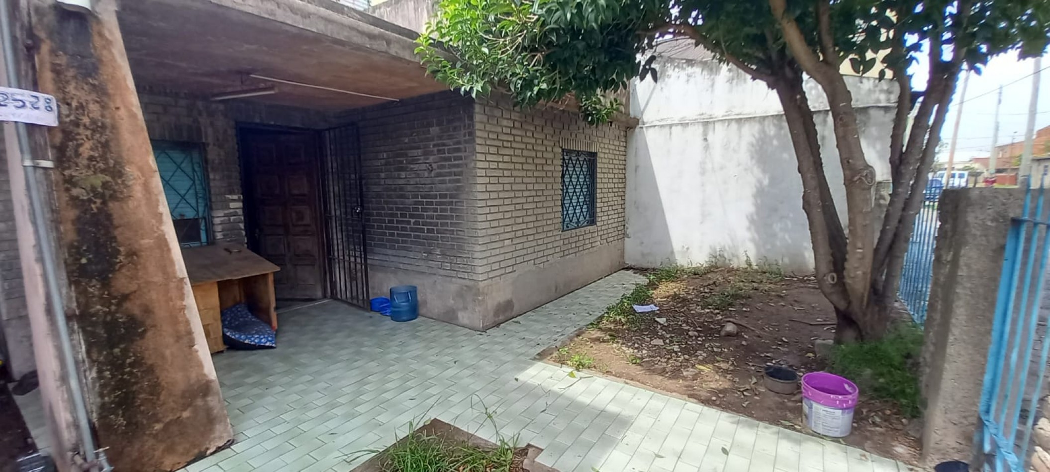 VENTA DE LOTE CON CASA 3 AM A REFACCIONAR