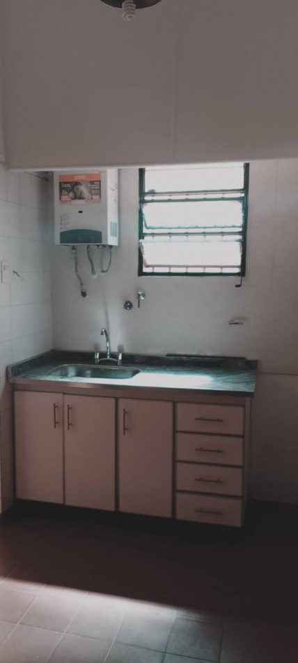 ALQUILER DE PH TIPO CASA AL FRENTE 3 AM CON GARAJE