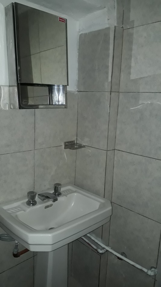 ALQUILER DEPH DE UN AMBIENTE CON TERRAZA( Al frente)