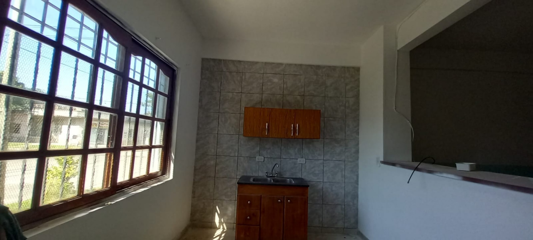 ALQUILER DEPH DE UN AMBIENTE CON TERRAZA( Al frente)