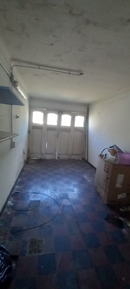 ALQUILER DE CASA 3 AM CON GARAJE Y PATIO. SE PUEDE ADAPTAR A GALPON.