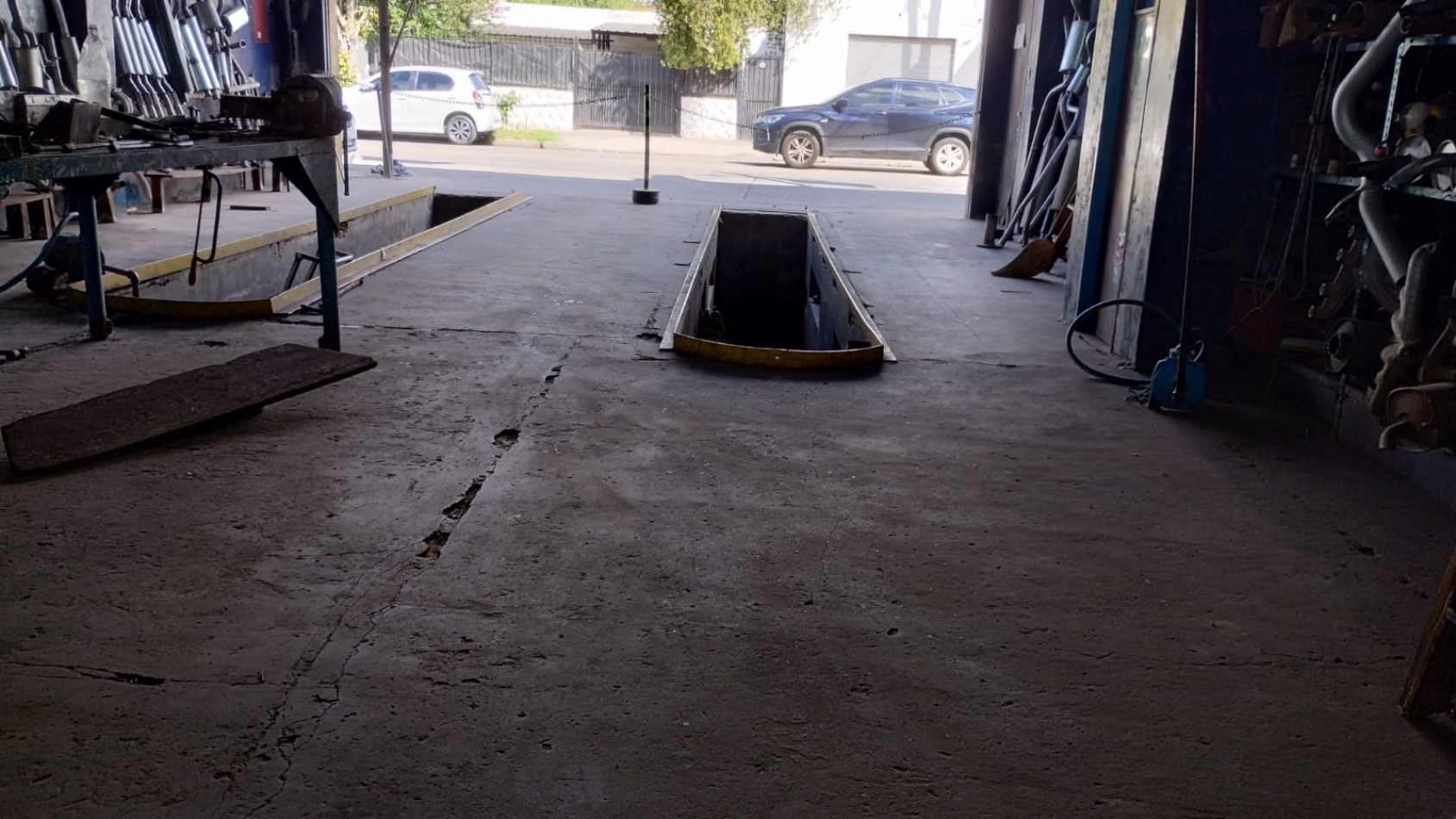 ALQUILER DE AMPLIO GALPON, EXCELENTE UBICACION EN ZONA COMERCIAL