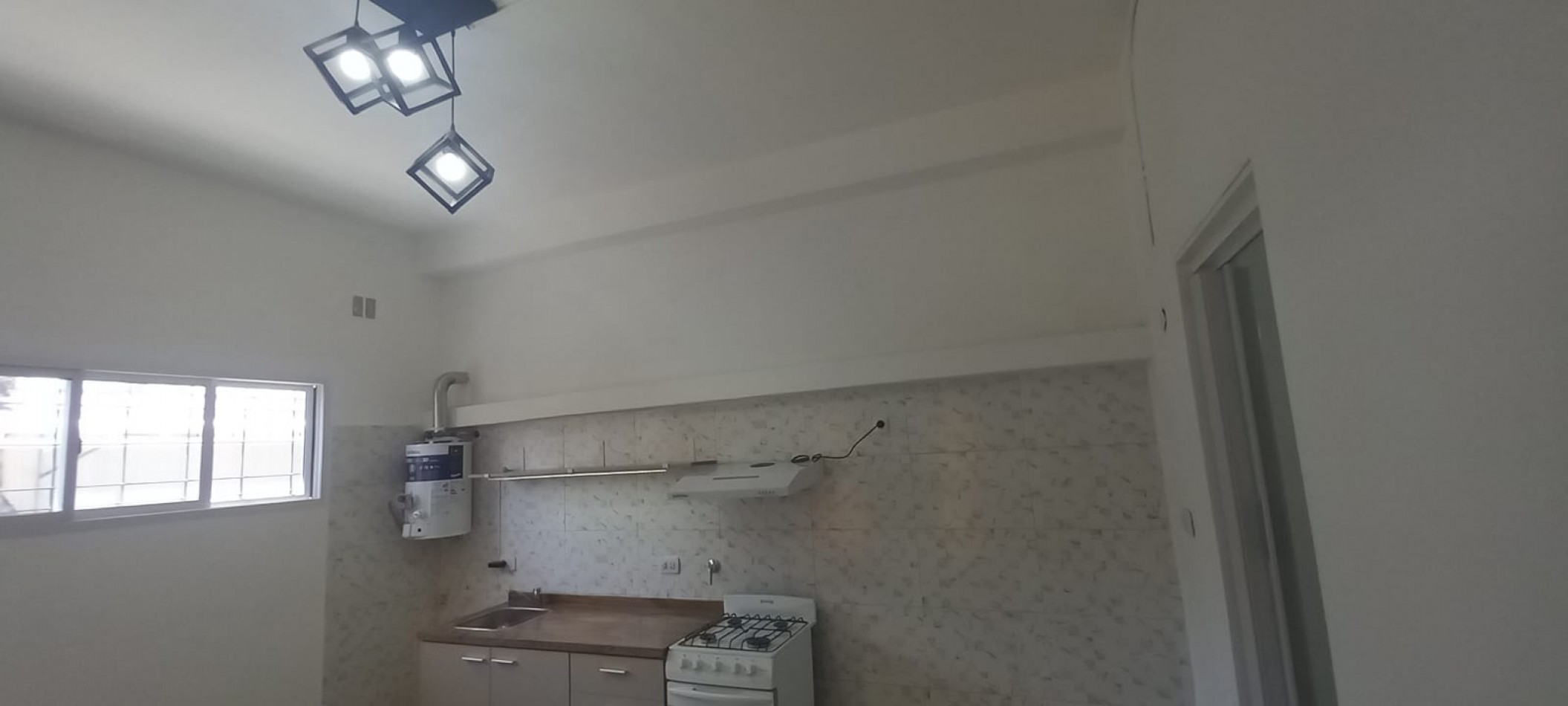 ALQUILER DE PH 2 AM A ESTRENAR AL FRENTE. 