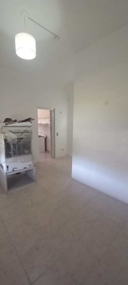 ALQUILER DE PH 2 AM A ESTRENAR AL FRENTE. 