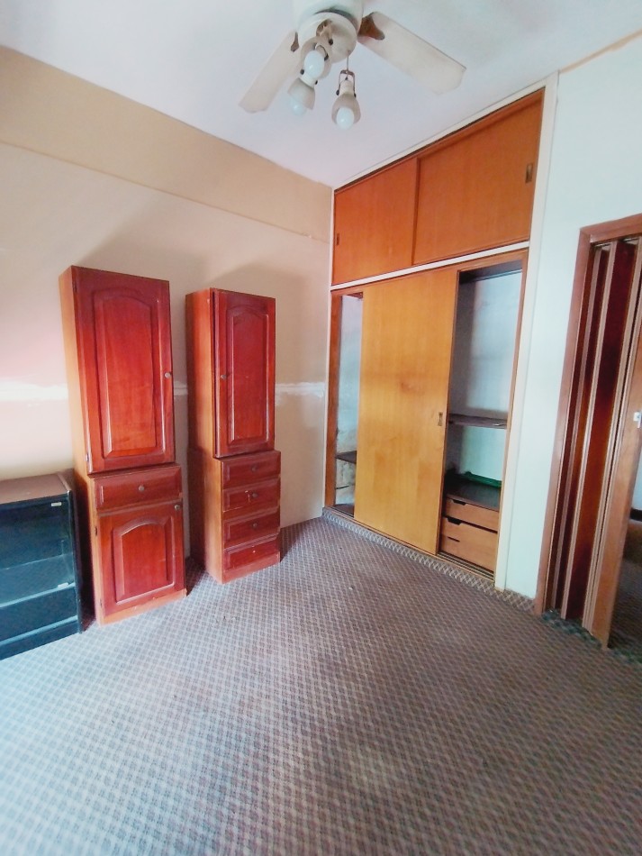 Alquiler de departamento 3am con patio.