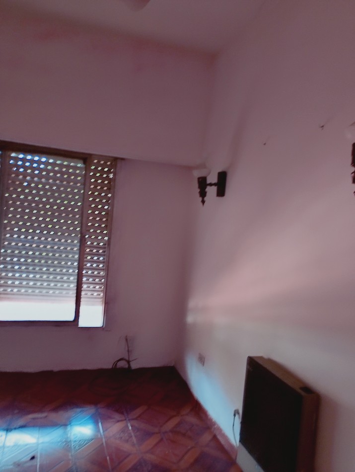 Alquiler de departamento 3am con patio.