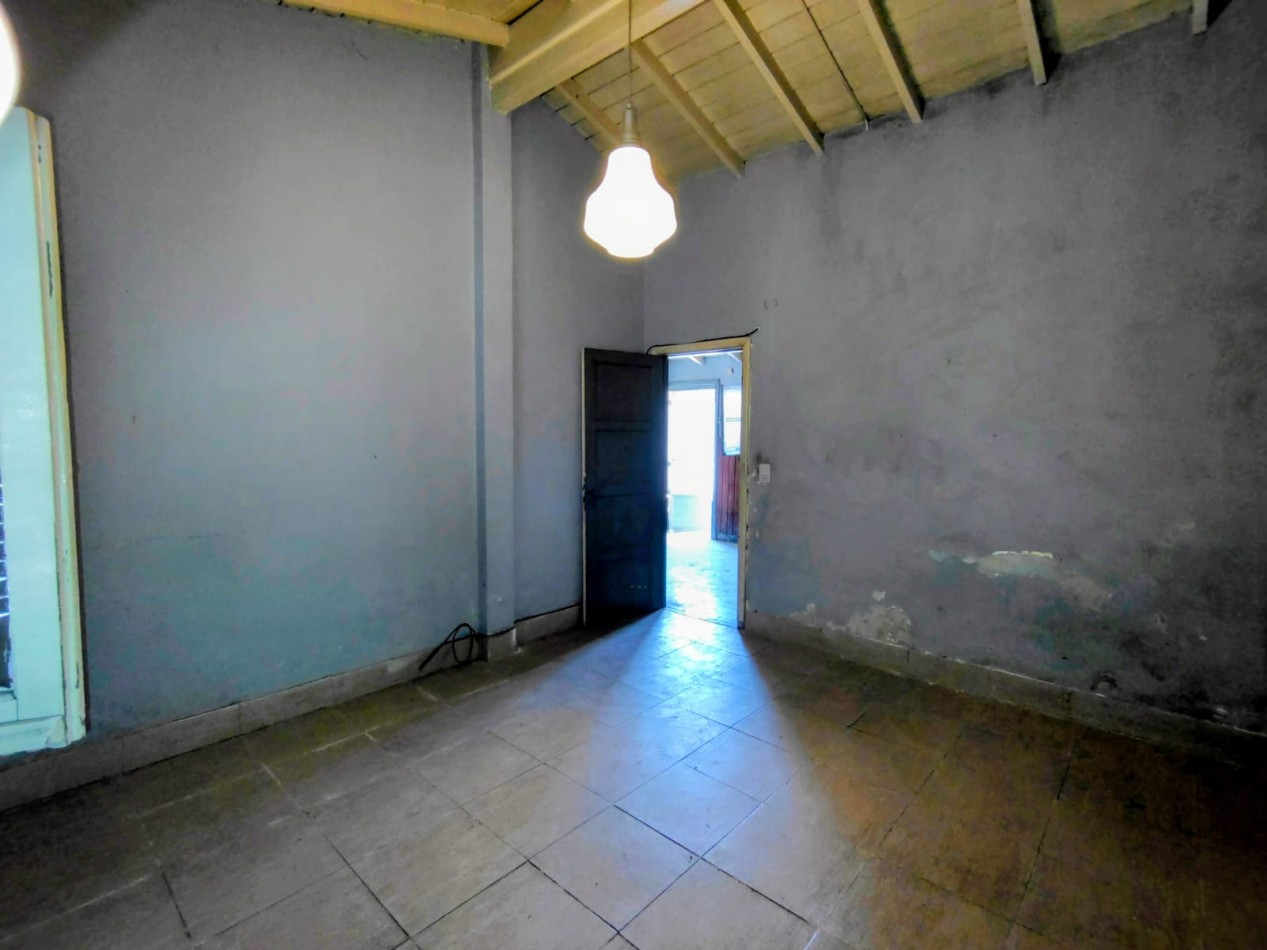 ALQUILER DE CASA 3 AMBIENTES CON JARDIN FRONTAL, PATIO Y ENTRADA DE AUTO