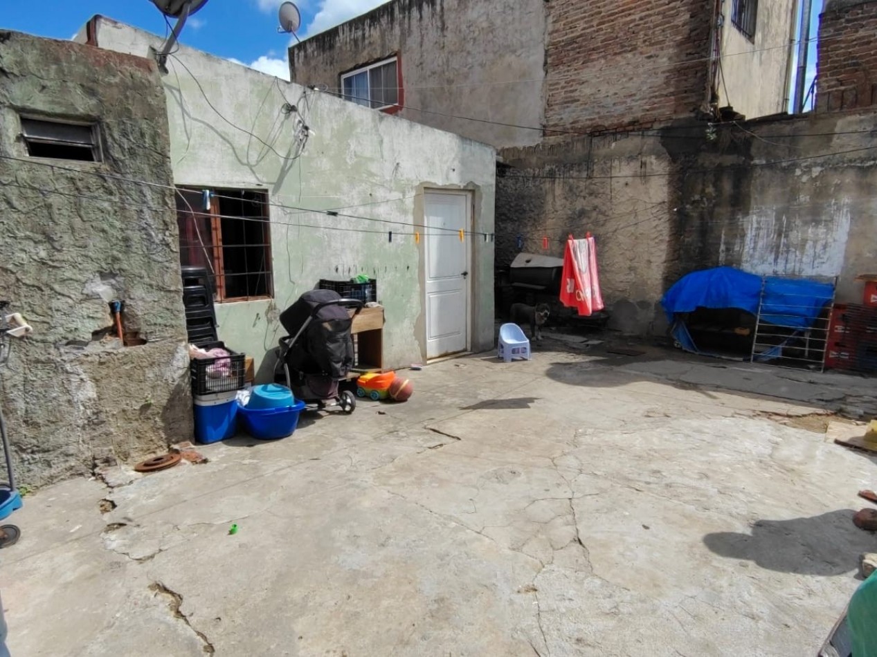 VENTA DE TERRENO CON 2 PH 3 Y 2 AMBIENTES A RECICLAR