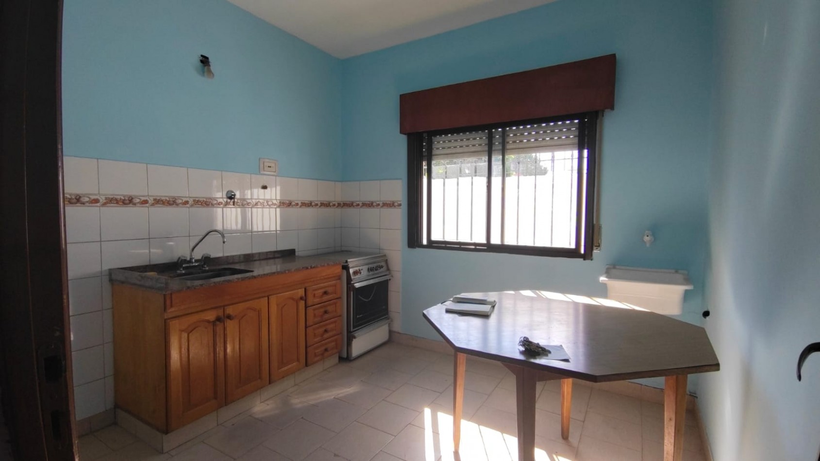 ALQUILER DE CASA 3 AMBIENTES