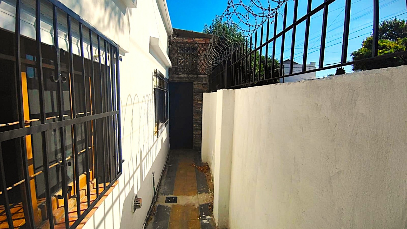 ALQUILER DE CASA 3 AMBIENTES