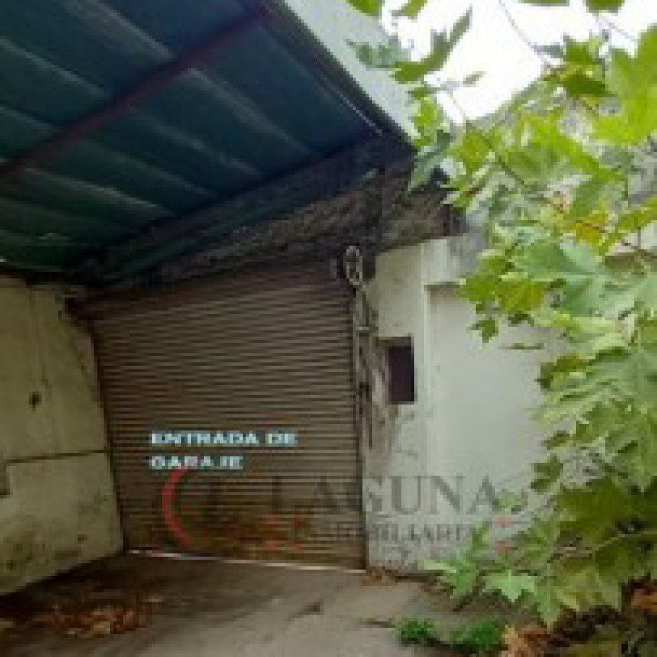 VENTA DE CASA EN ESQUINA CON TERRAZA, PATIO Y GARAJE + DTO 2 AM A TERMINAR