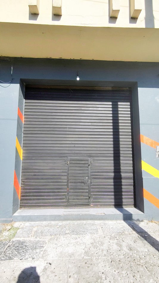 ALQUILER DE LOCAL COMERCIAL EN EXCELENTE ESTADO - VALENTIN ALSINA