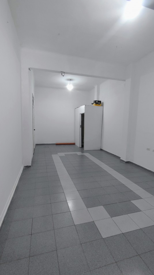 ALQUILER DE LOCAL COMERCIAL EN EXCELENTE ESTADO - VALENTIN ALSINA