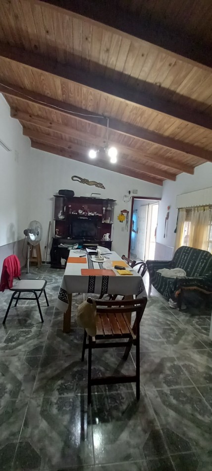 venta de casa mas dptos en block.