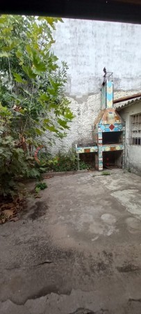 VENTA DE CASA EN ESQUINA CON TERRAZA, PATIO Y GARAJE + DTO 2 AM A TERMINAR