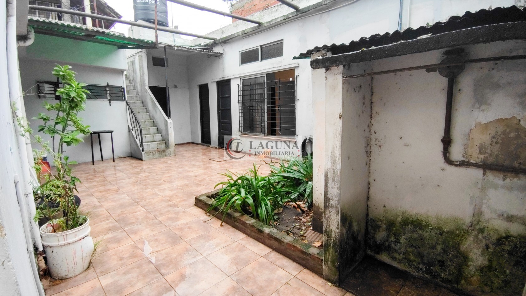 ALQUILER DE PH 3 AMBIENTES CON PATIO Y GARAGE CUBIERTO